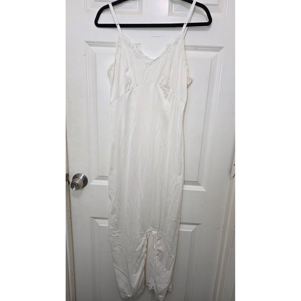 VTG JCPenney Full Slip Women 38 Ivory Lace Trim Nylon Lingerie Intimates 90s Y2k